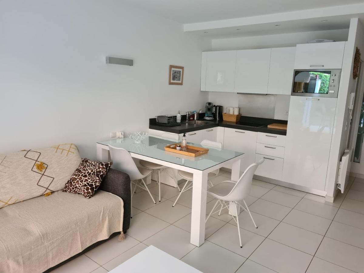 Le Lodge, T2 Classe 3 Etoiles Avec Jardin, Parking, Piscine & Mer A 2 Pas マントン エクステリア 写真