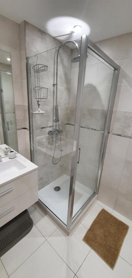 Le Lodge, T2 Classe 3 Etoiles Avec Jardin, Parking, Piscine & Mer A 2 Pas マントン エクステリア 写真